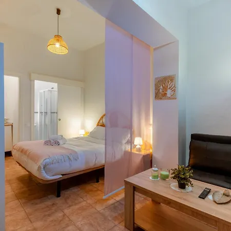 Estudio Ideal Parejas En Triana! 아파트